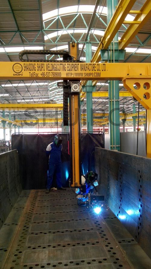 內(nèi)“U”焊在巴西工作現(xiàn)場 內(nèi)“U”焊在巴西工作現(xiàn)場